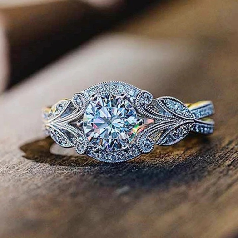 New Women’s 925 Silver Beautiful Diamond Flower Ring
